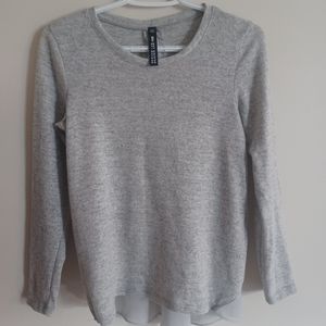Grey long sleeve design lab top, size xs, back functional zipper detail